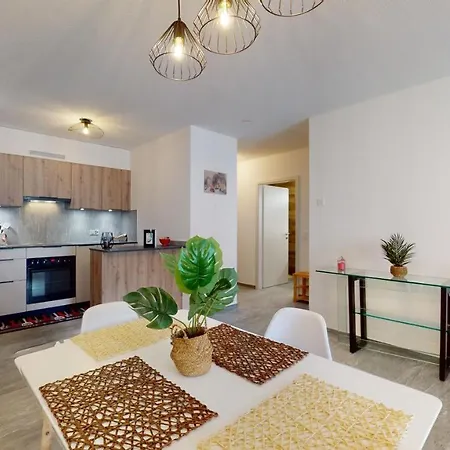 With Sauna And Mountain View *