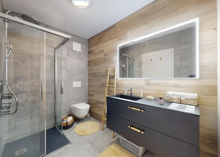 With Sauna And Mountain View *