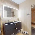 With Sauna And Mountain View *